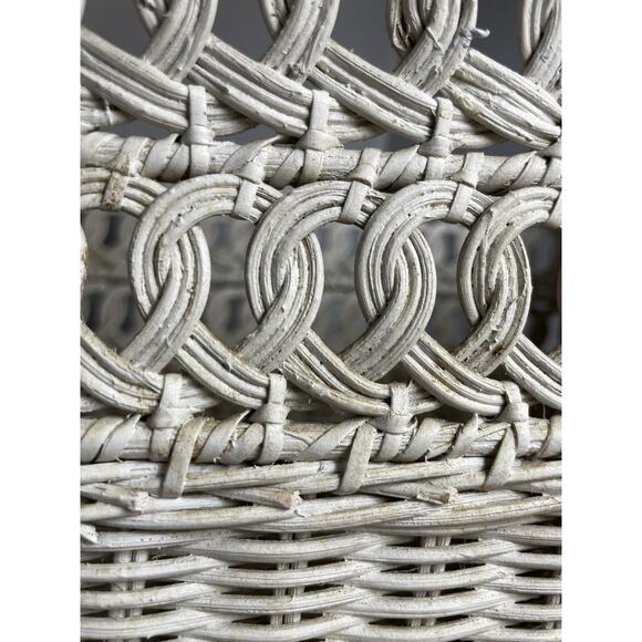 VTG White Wicker‎ Waste Basket for Plant Trash Can Shabby Rustic Basket Woven - Picture 11 of 12
